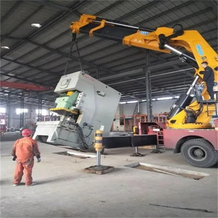 乡城80吨折臂吊车出租附近电话