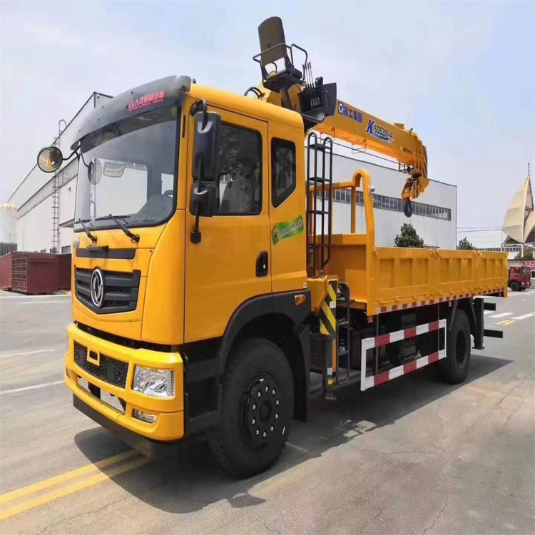 乡城附近找一辆随车吊出租