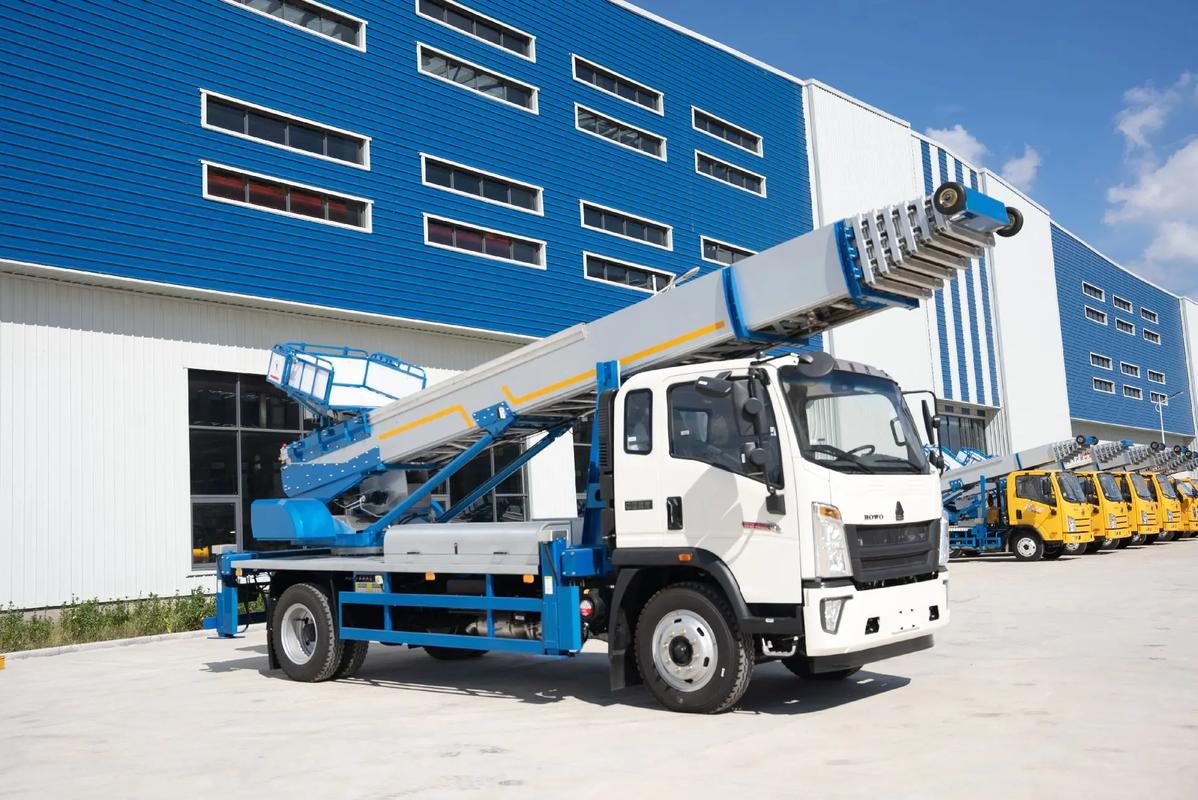 乡城出租云梯车高空作业车 建筑垃圾搬运